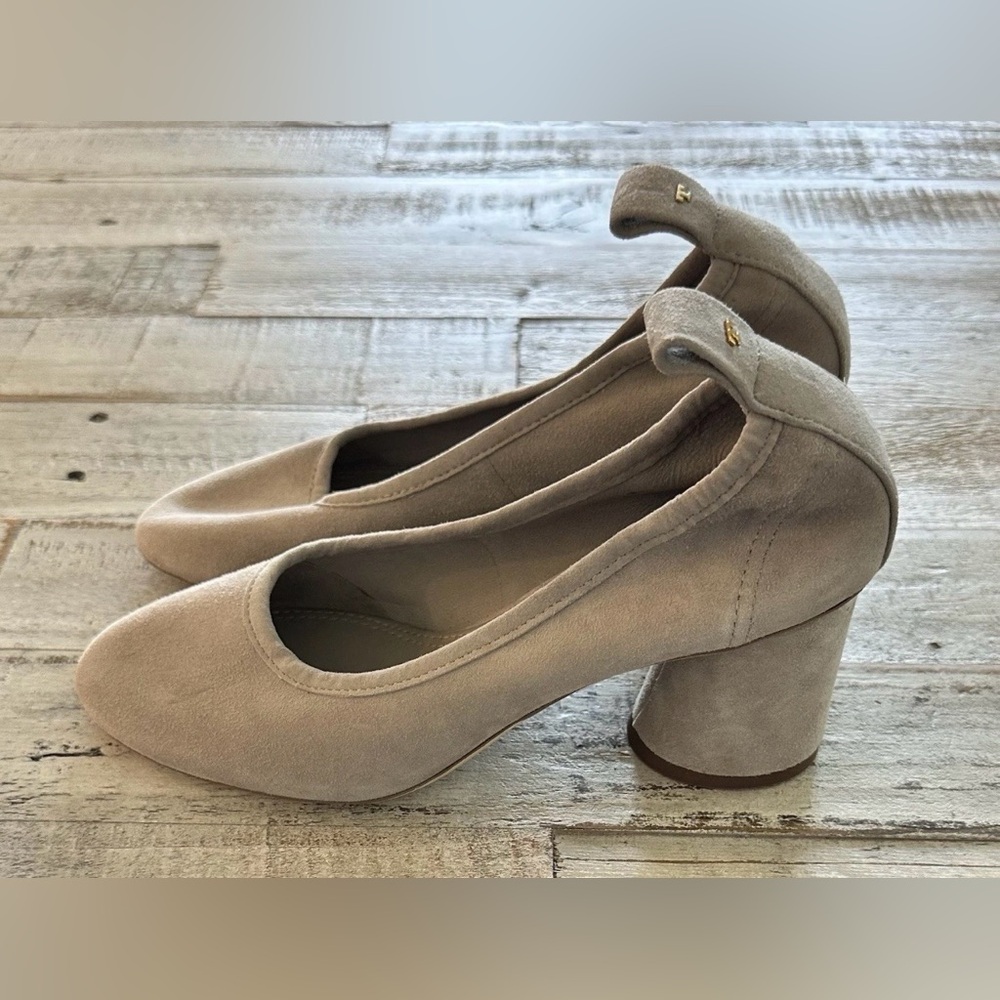 Tory Burch Therese 65MM Suede Pumps in Dust Storm Size US 5.5 $288 EUC - Picture 2 of 11